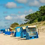 Moewe Mit Balkon, Ein Strandkorb Im Sommer Und 2 Fahrraeder Апартаменты *