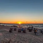Moewe Mit Balkon, Ein Strandkorb Im Sommer Und 2 Fahrraeder