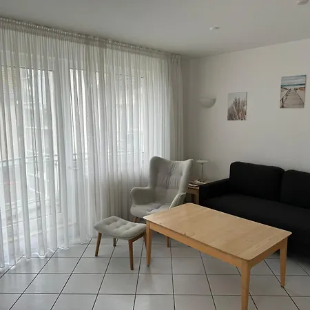 Ferienwohnung Moewe Mit Balkon Und Einem Strandkorb Im Sommer *