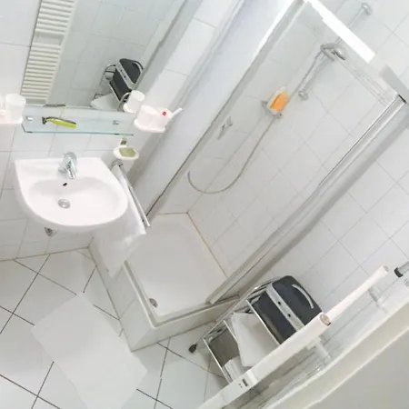 Moewe Mit Balkon, Ein Strandkorb Im Sommer Und 2 Fahrraeder Apartmán