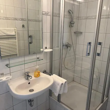 Moewe Mit Balkon, Ein Strandkorb Im Sommer Und 2 Fahrraeder Apartmán