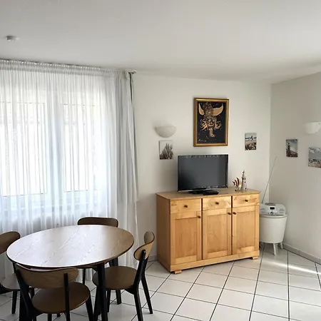 Moewe Mit Balkon, Ein Strandkorb Im Sommer Und 2 Fahrraeder Apartmán Zempin