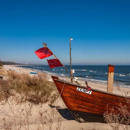 Ferienwohnung Moewe Mit Balkon Und Einem Strandkorb Im Sommer *