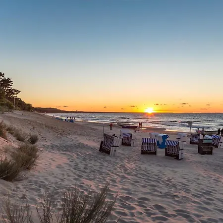 Moewe Mit Balkon, Ein Strandkorb Im Sommer Und 2 Fahrraeder Apartmán Zempin