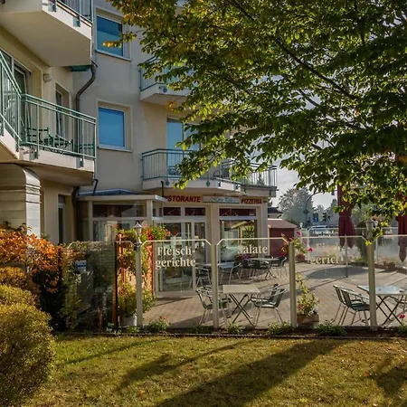 Ferienwohnung Moewe Mit Balkon Und Einem Strandkorb Im Sommer * Zempin