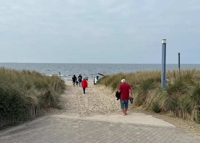 Moewe Mit Balkon, Ein Strandkorb Im Sommer Und 2 Fahrraeder 公寓 泽姆平
