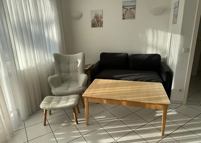 Moewe Mit Balkon, Ein Strandkorb Im Sommer Und 2 Fahrraeder 公寓 *