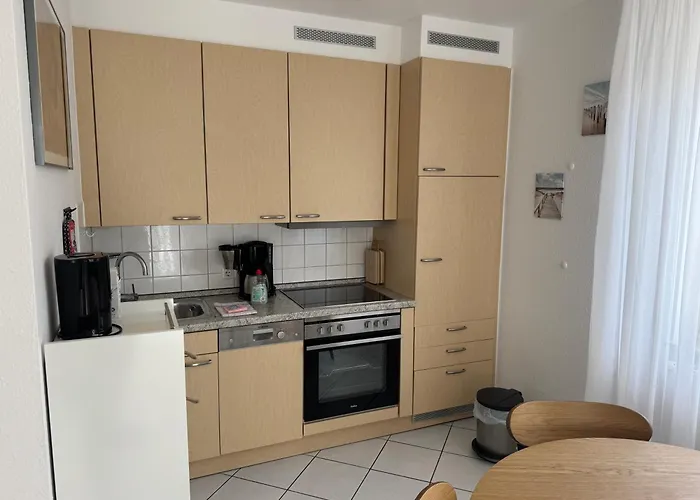 Moewe Mit Balkon, Ein Strandkorb Im Sommer Und 2 Fahrraeder 公寓 *