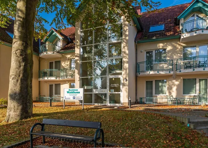 Moewe Mit Balkon, Ein Strandkorb Im Sommer Und 2 Fahrraeder 公寓 泽姆平