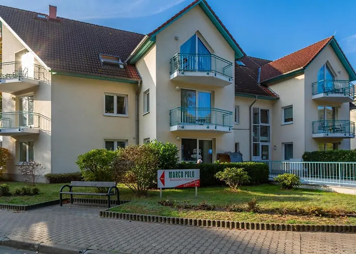 Moewe Mit Balkon, Ein Strandkorb Im Sommer Und 2 Fahrraeder *